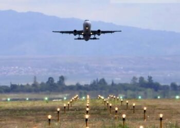 El Gobierno creó una mesa para revisar las tasas y cargos de la aviación comercial