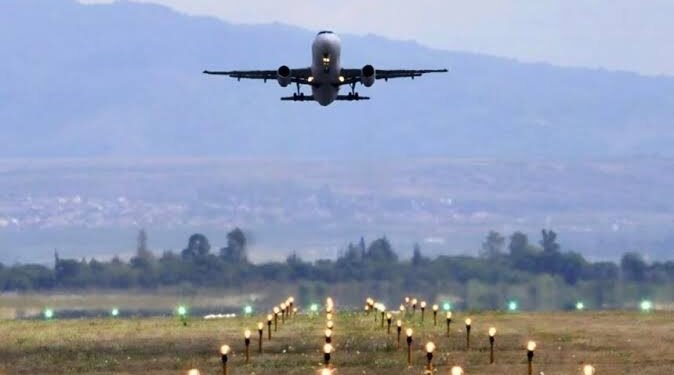 El Gobierno creó una mesa para revisar las tasas y cargos de la aviación comercial