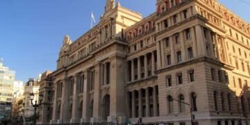 Milei aceptó la renuncia de tres jueces, dos de Capital Federal y uno de Corrientes