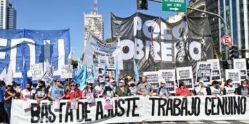 Organizaciones piqueteras vuelven a movilizarse y reclaman asistencia alimentaria y programas sociales