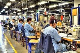 La industria volvió a caer en agosto y acumula una baja del 3% en lo que va del año