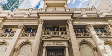 Las empresas reactivan las emisiones de deuda en dólares y buscan aprovechar el interés de los inversores