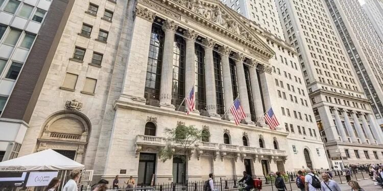 Mejora el ánimo de los fondos internacionales sobre la Argentina: el 41% espera una suba de los activos