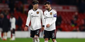 Escalada del conflicto interno en Manchester United tras las críticas de Lisandro Martínez y Bruno Fernandes