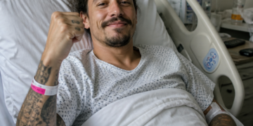 Daniel Osvaldo festeja desde el hospital el pase de Boca Juniors a la final de la Copa Sudamericana