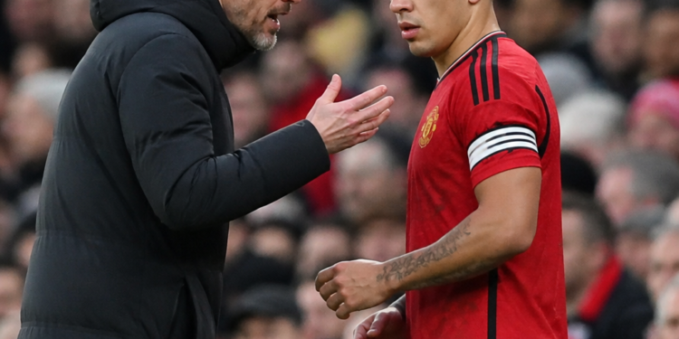 Escalada del conflicto interno en Manchester United tras las críticas de Lisandro Martínez y Bruno Fernandes
