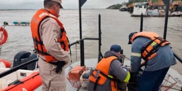 Desaparecidos en el río Paraná: un hombre nadó a la costa y se intensifican las labores de búsqueda