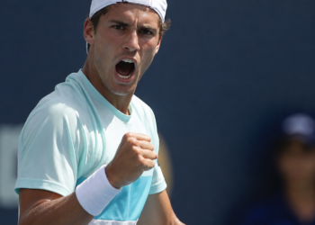 Camilo Ugo Carabelli venció a Federico Coria y avanzó a los octavos de final en Guayaquil