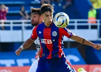 Teo Rodríguez Pagano, el joven bombero de San Lorenzo: un golazo de cumpleaños y cuatro lecciones en la muñeca