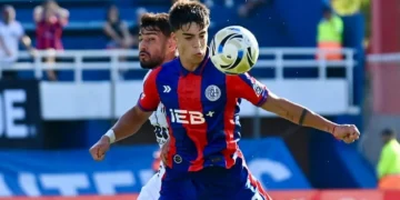 Teo Rodríguez Pagano, el joven bombero de San Lorenzo: un golazo de cumpleaños y cuatro lecciones en la muñeca