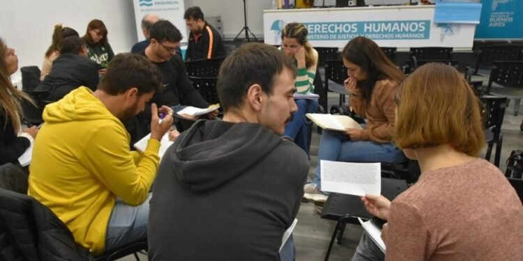 Será obligatoria la capacitación en Derechos Humanos para todos los empleados públicos en PBA