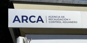 Progreso en la Reglamentación del Impuesto a las Ganancias Simplificado: ARCA avanza, pero aún faltan normas cruciales para el uso del ‘dólar colchón’