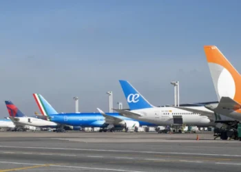 Vuelos internacionales: Argentina mantiene costos de navegación aérea muy por encima de Chile